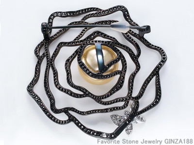 Golden Pearl About 15 mm Brooch