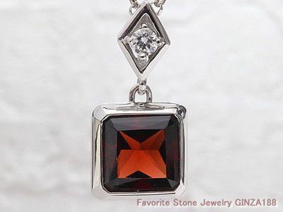 Rhodolite Garnet 2.61ct Necklace